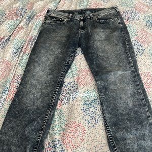 I am selling an authentic pair of True Religion Jean without tags.